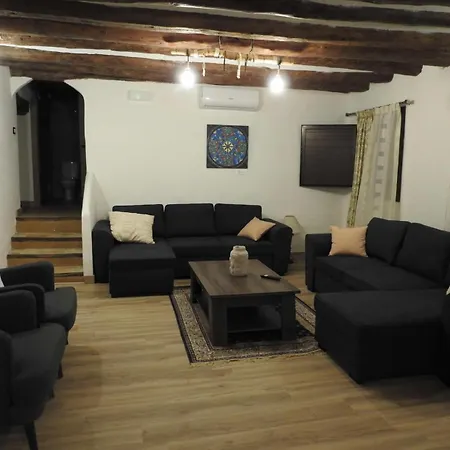 Casa Larralde Bisimbre